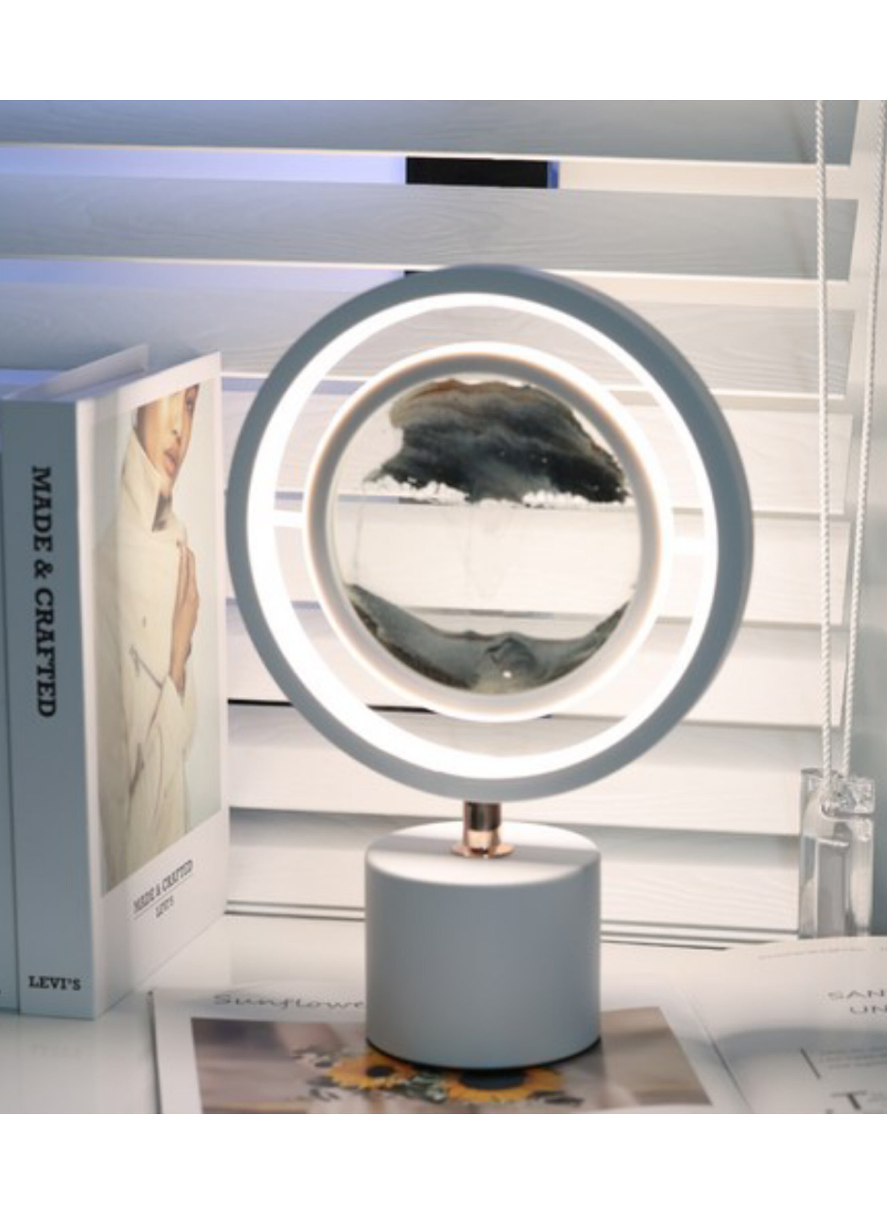 3D Moving Sand Art Lamp,3 Colors Lighting & 360° Rotating USB Motion Decoration ,Sandscape Table Lamp for Home Office مصباح فني ثلاثي الأبعاد للرمال المتحركة، إضاءة بثلاثة ألوان وديكور حركة USB دوار 360 درجة، مصباح طاولة رملي للمنزل والمكتب