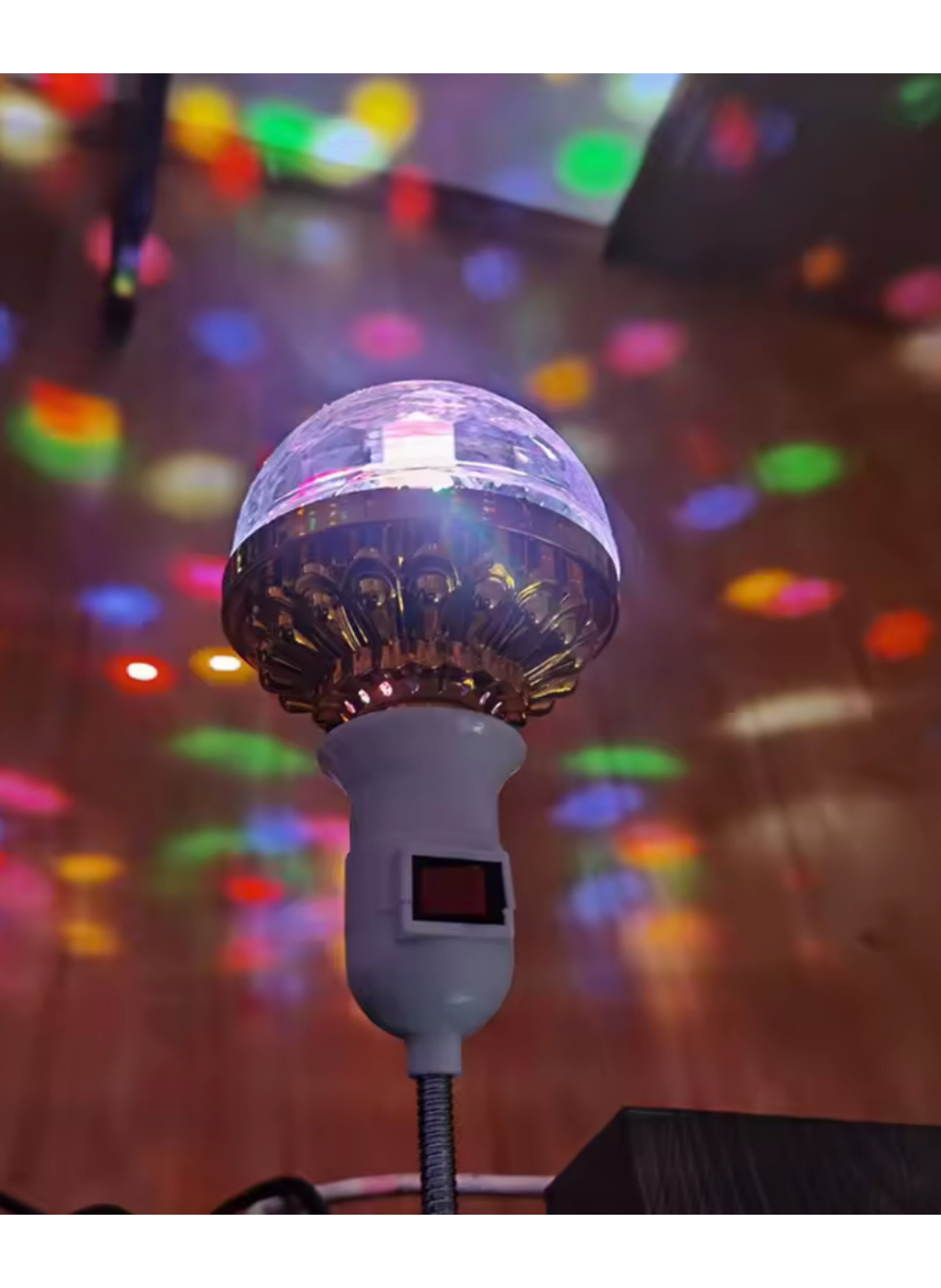 لمبة إضاءة ديسكو دوارة LED  Rotating LED Disco Light Bulb - Multi-Color Changing Party Effect Lamp - E27 Base Standard Magic Ball - Energy Saving with Luxury Gold Finish.
