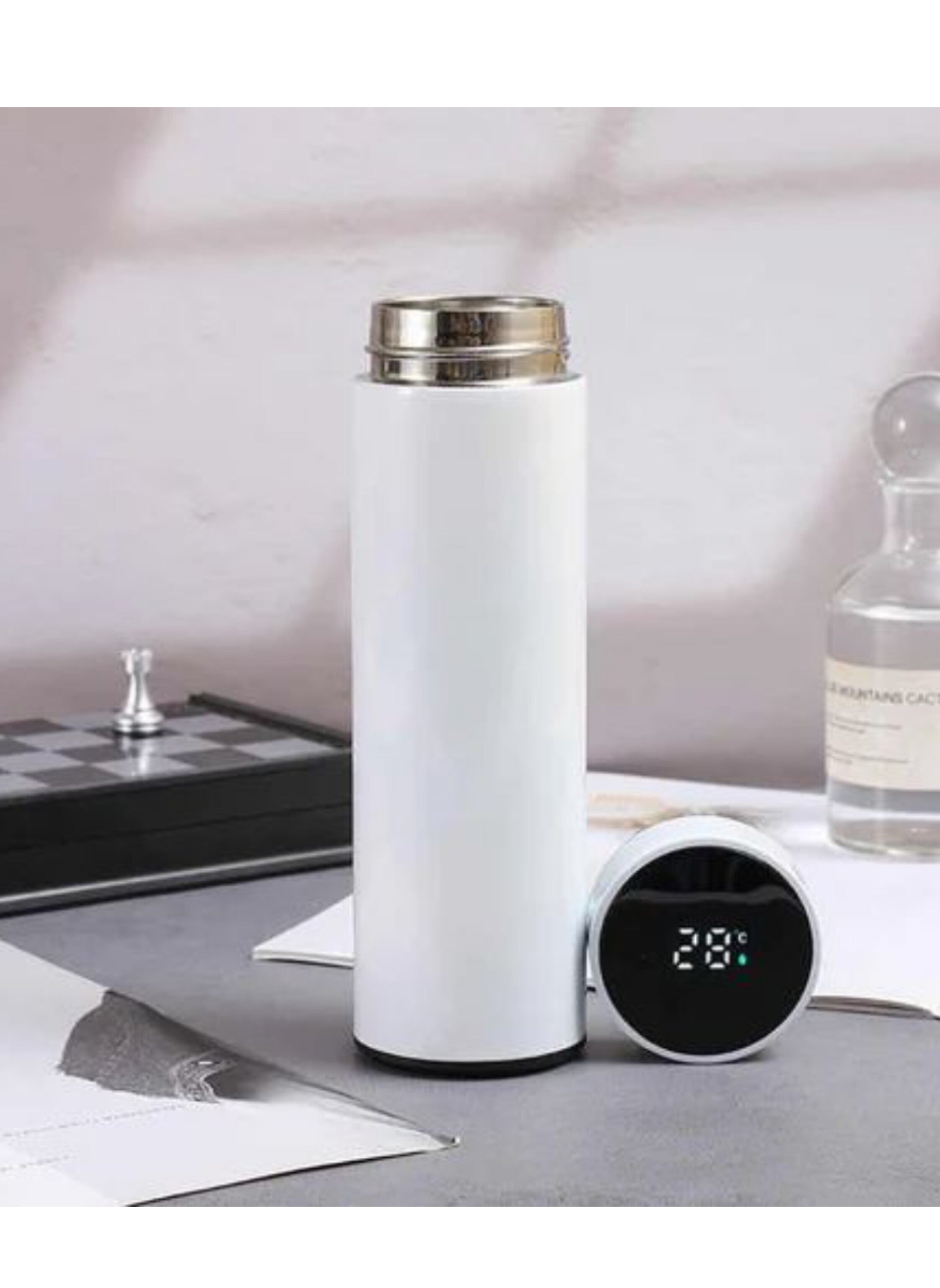 500ml Smart Water Bottle with LED Display Stainless Steel Thermostat for Hot and Cold Coffee and Tea for School, Home and Office white colourزجاجة مياه ذكية  500 مل بشاشة LED لعرض من الستانلس ستيل لمدة حراري للمدرسة والمنزل والمكتب لون ابيض