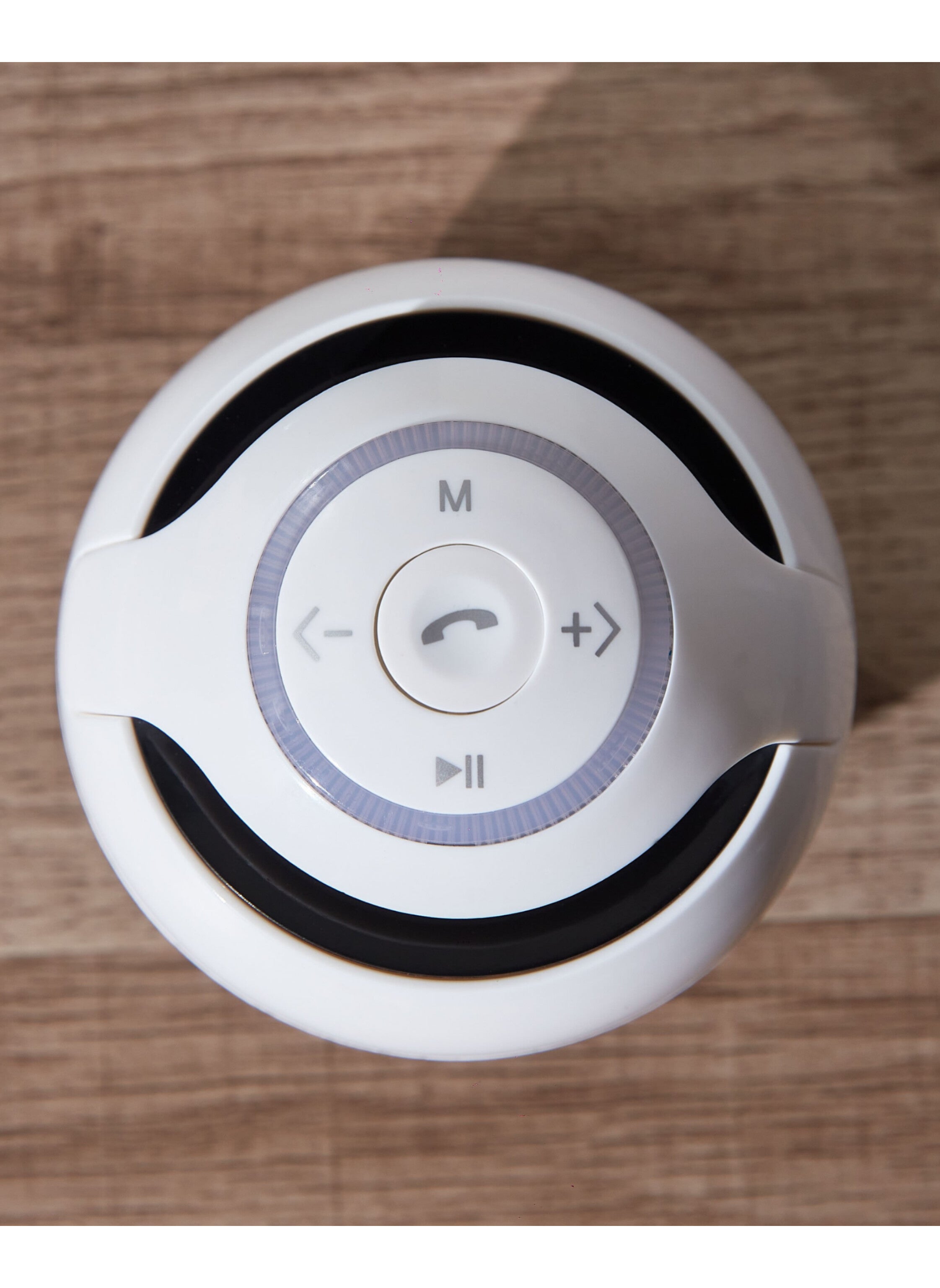 مكبر صوت شكل كرة  بلوتوث محمول متعدد الوظائف لون ابيض  Multifunctional Portable Bluetooth Ball Speaker, White